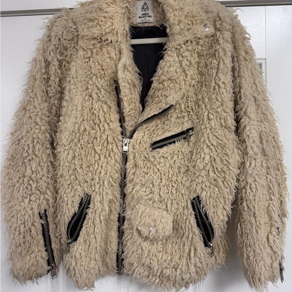 UNIF x Urban Outfitters Cozy Cream Tan Shearling Jacket - Picture 7 of 10